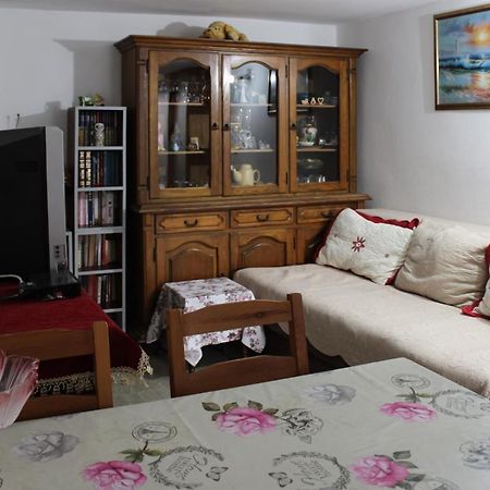 Apartman Lana Petrovac Exterior foto